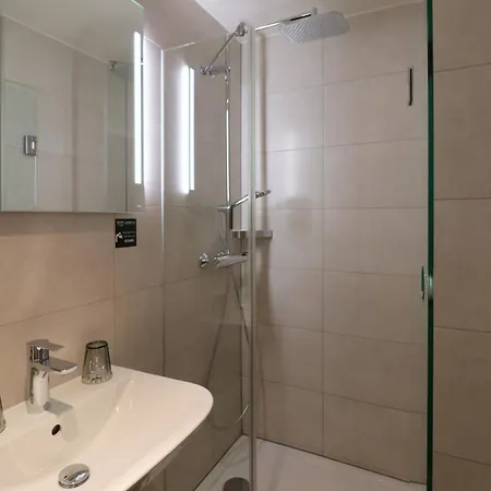 Xo Centre Hotel 3*
